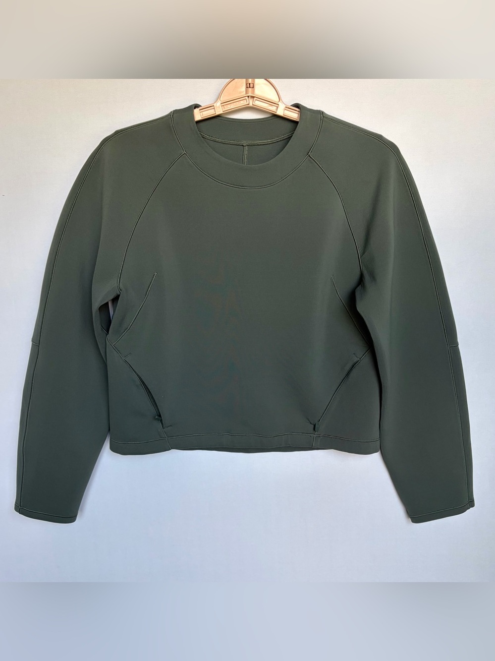 Lululemon AirWrap Modal Crew Green Twill Crew Neck Sweatshirt Size 2 EUC - Picture 2 of 9
